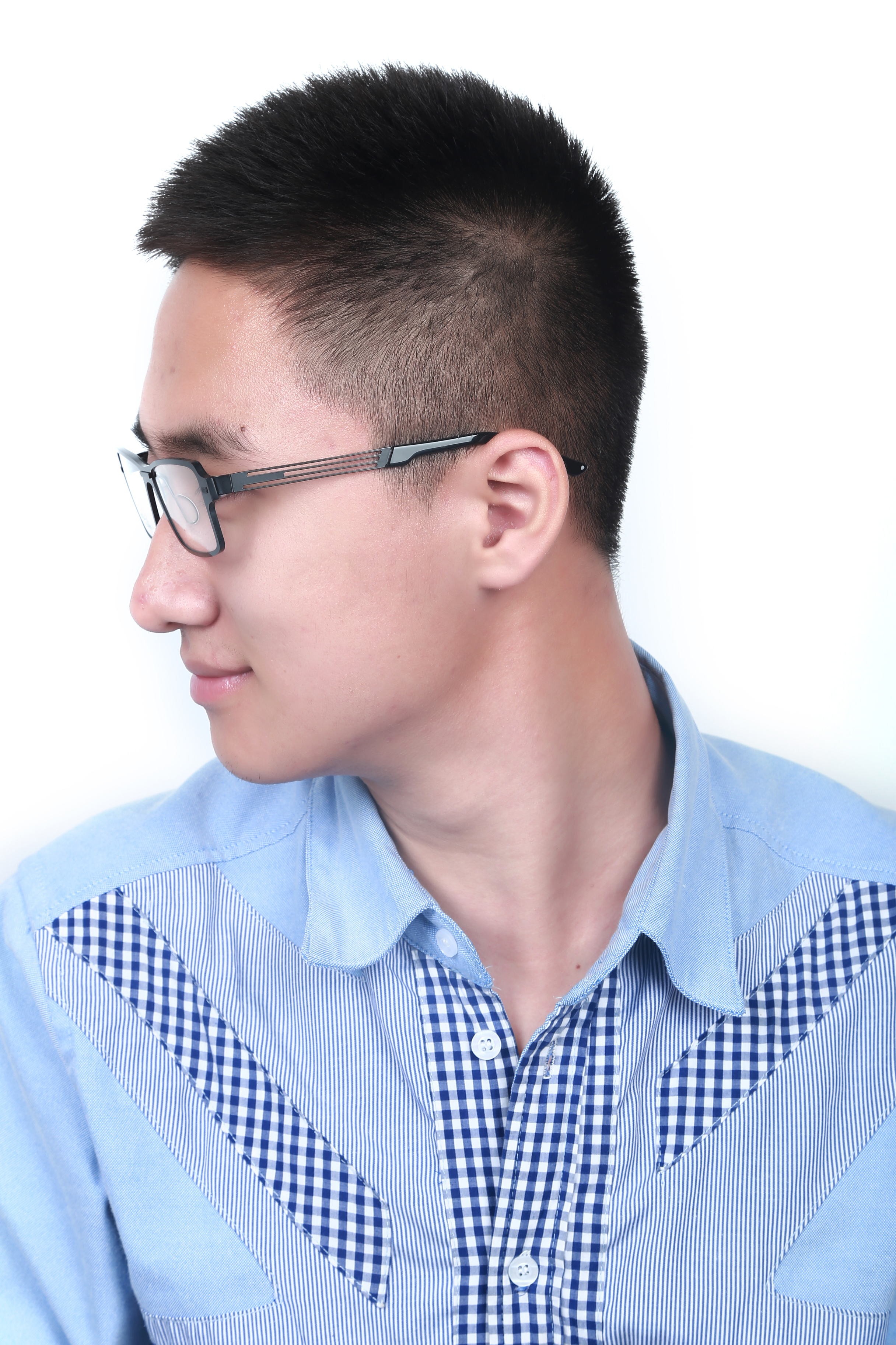 眼镜图片抠图, 两百多个眼镜, 八百块左右.