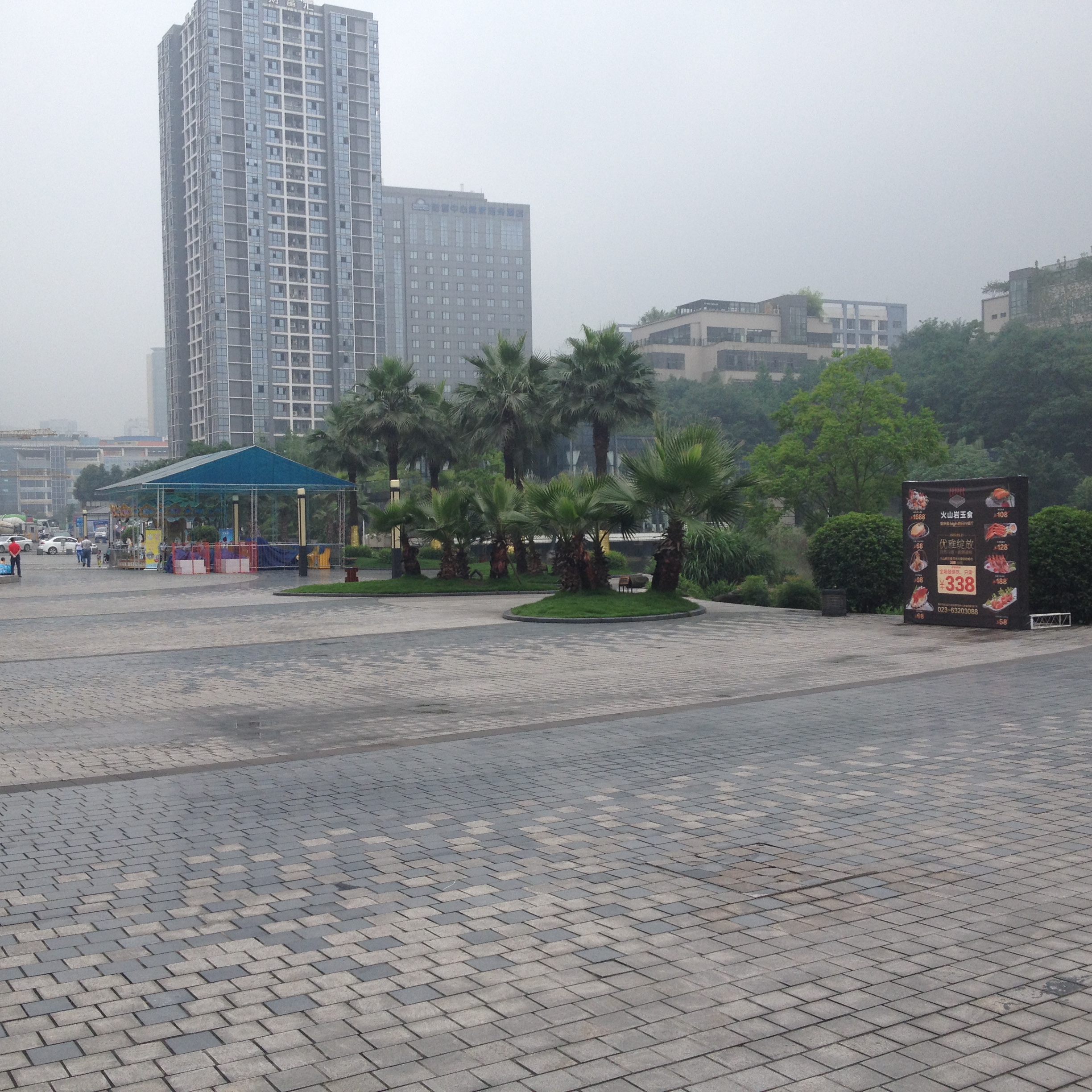 租赁体验厅-商场外广场效果图设计